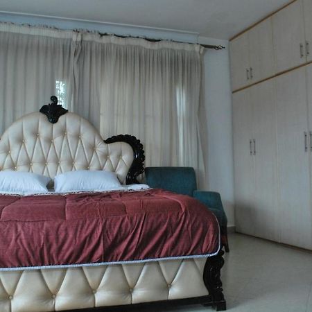 Jacuzzi City Home Kampala Esterno foto