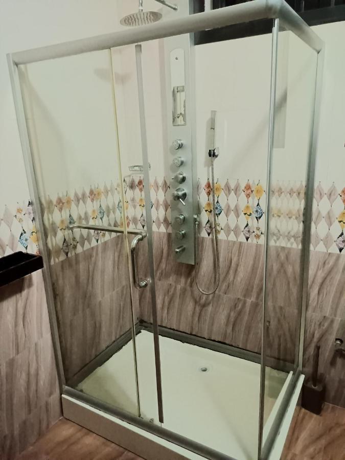 Jacuzzi City Home Kampala Esterno foto