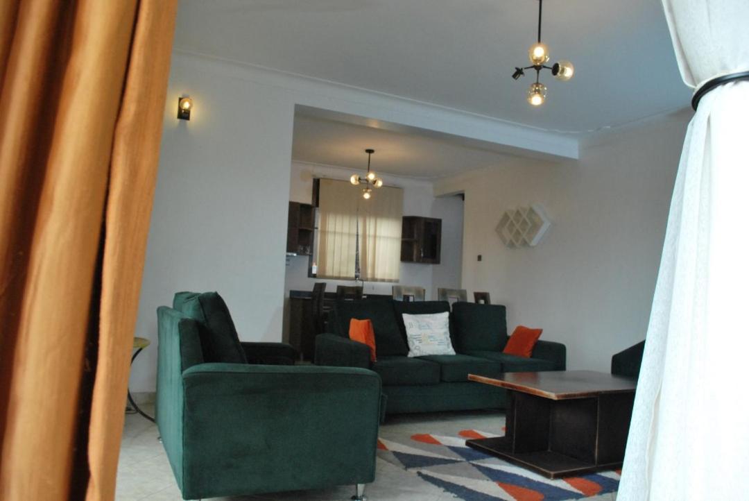 Jacuzzi City Home Kampala Esterno foto