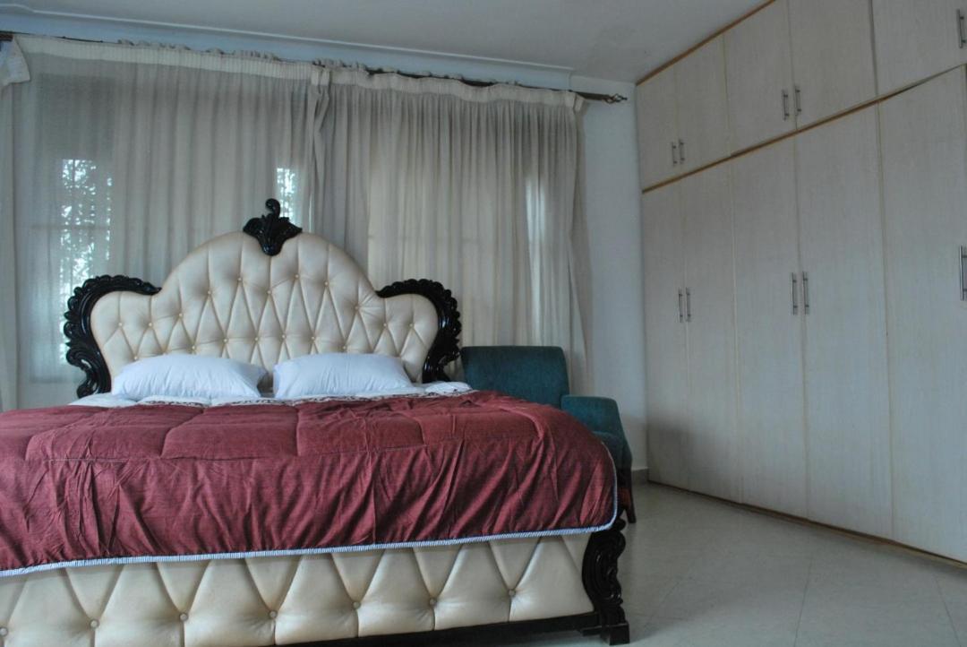 Jacuzzi City Home Kampala Esterno foto