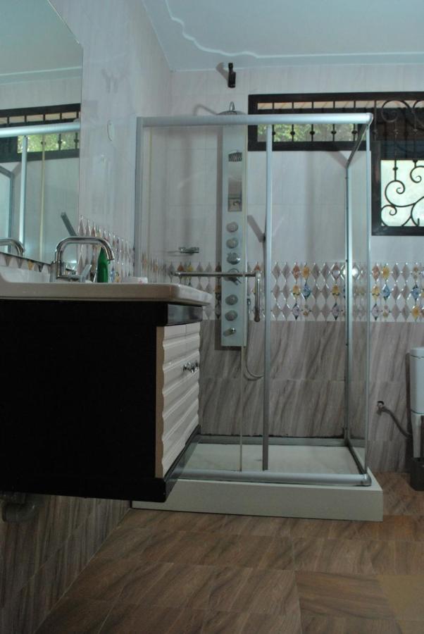 Jacuzzi City Home Kampala Esterno foto