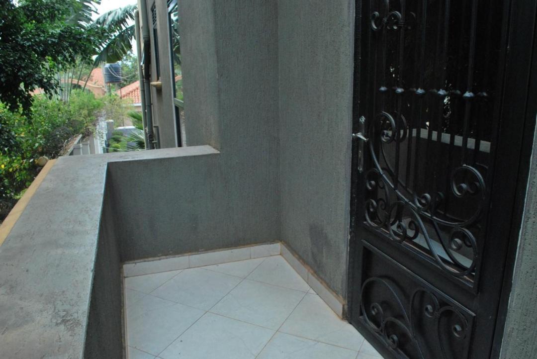 Jacuzzi City Home Kampala Esterno foto