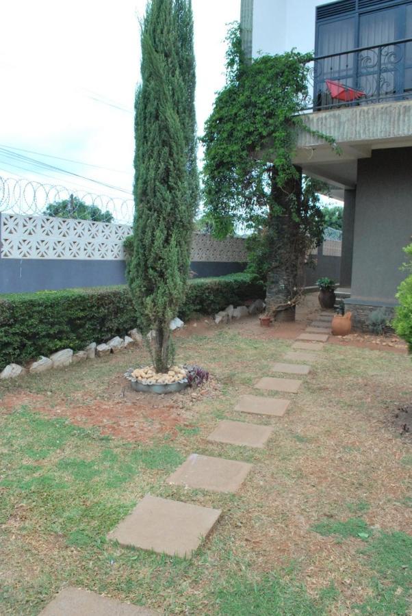 Jacuzzi City Home Kampala Esterno foto