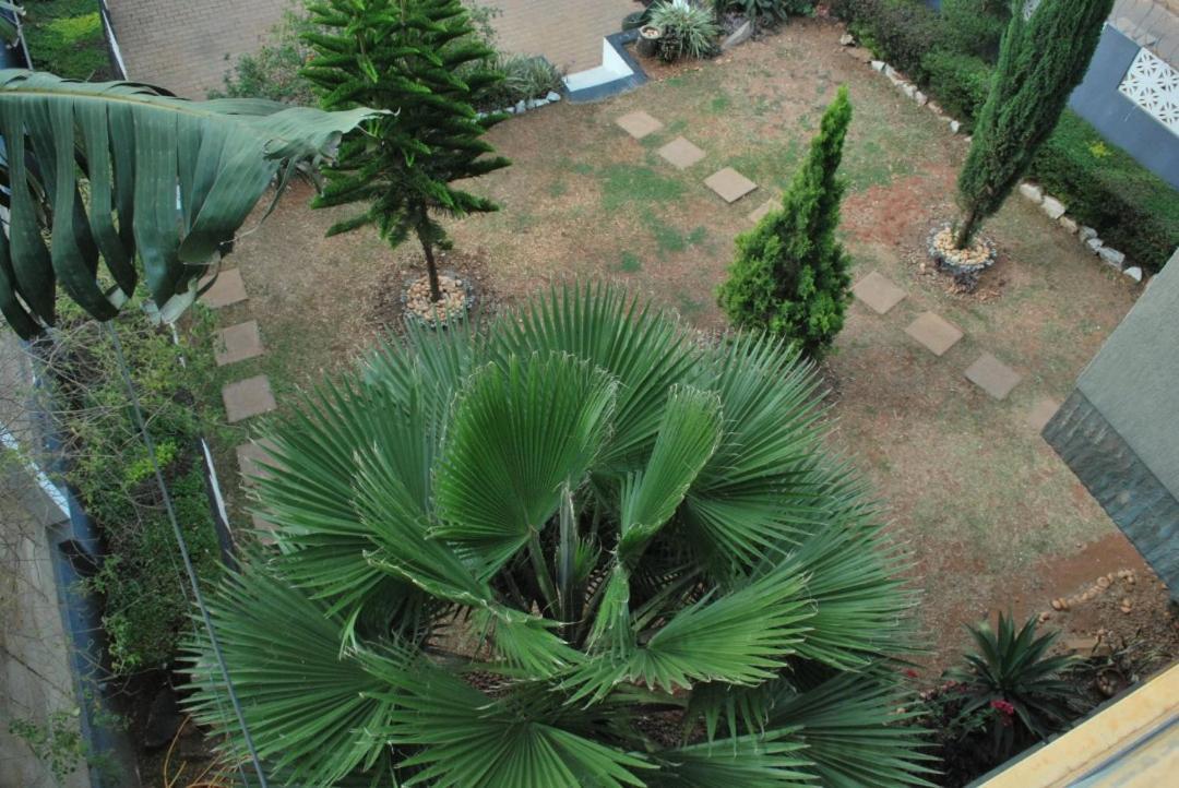 Jacuzzi City Home Kampala Esterno foto