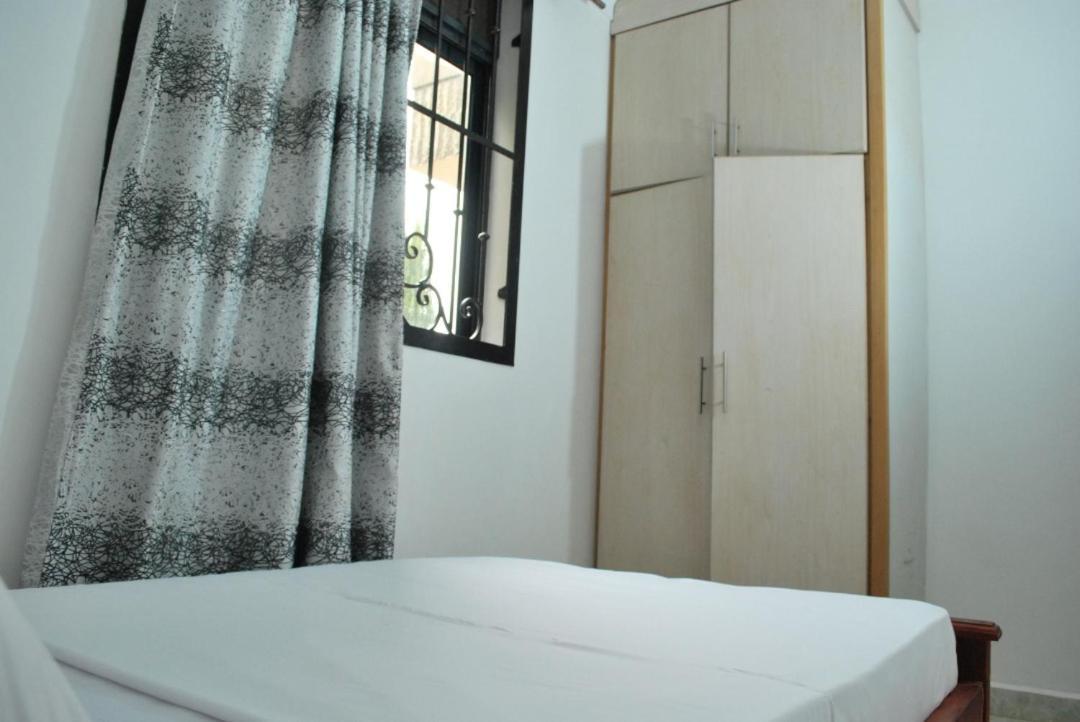 Jacuzzi City Home Kampala Esterno foto