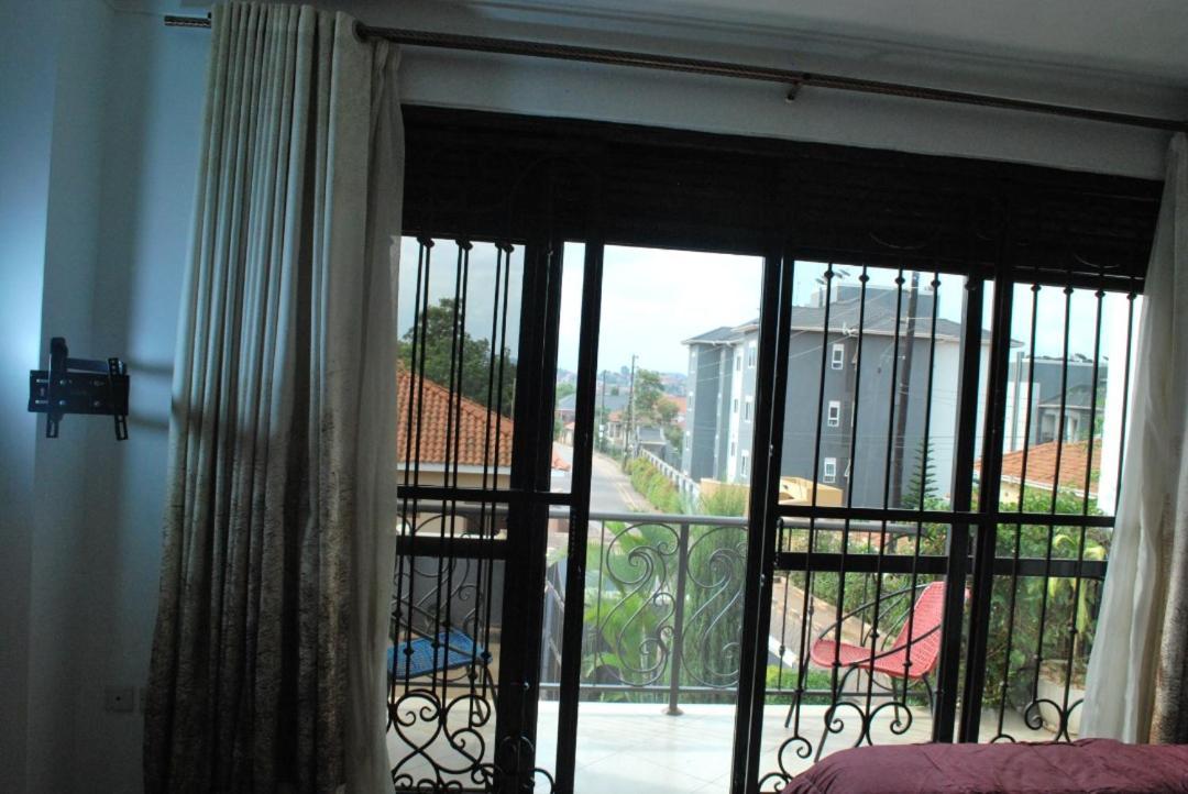 Jacuzzi City Home Kampala Esterno foto