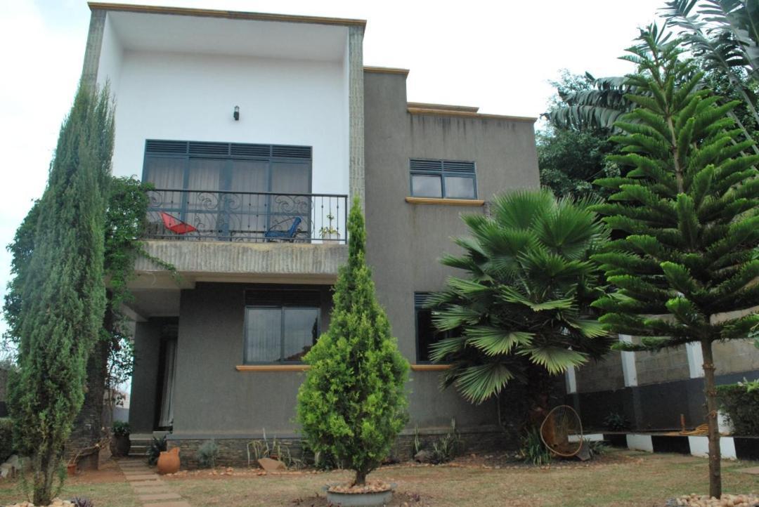 Jacuzzi City Home Kampala Esterno foto