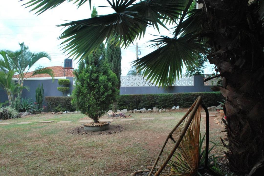 Jacuzzi City Home Kampala Esterno foto